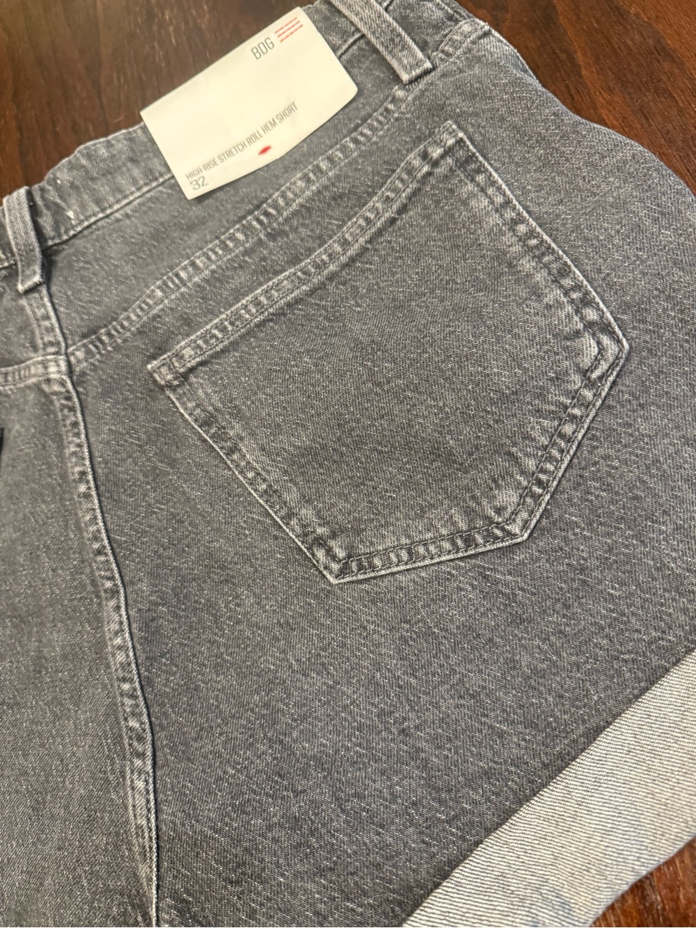 NWT BDG - Urban Outfitters High Rise Stretch Roll Hem Denim Short Grey Wash Sz32 - Picture 5 of 14